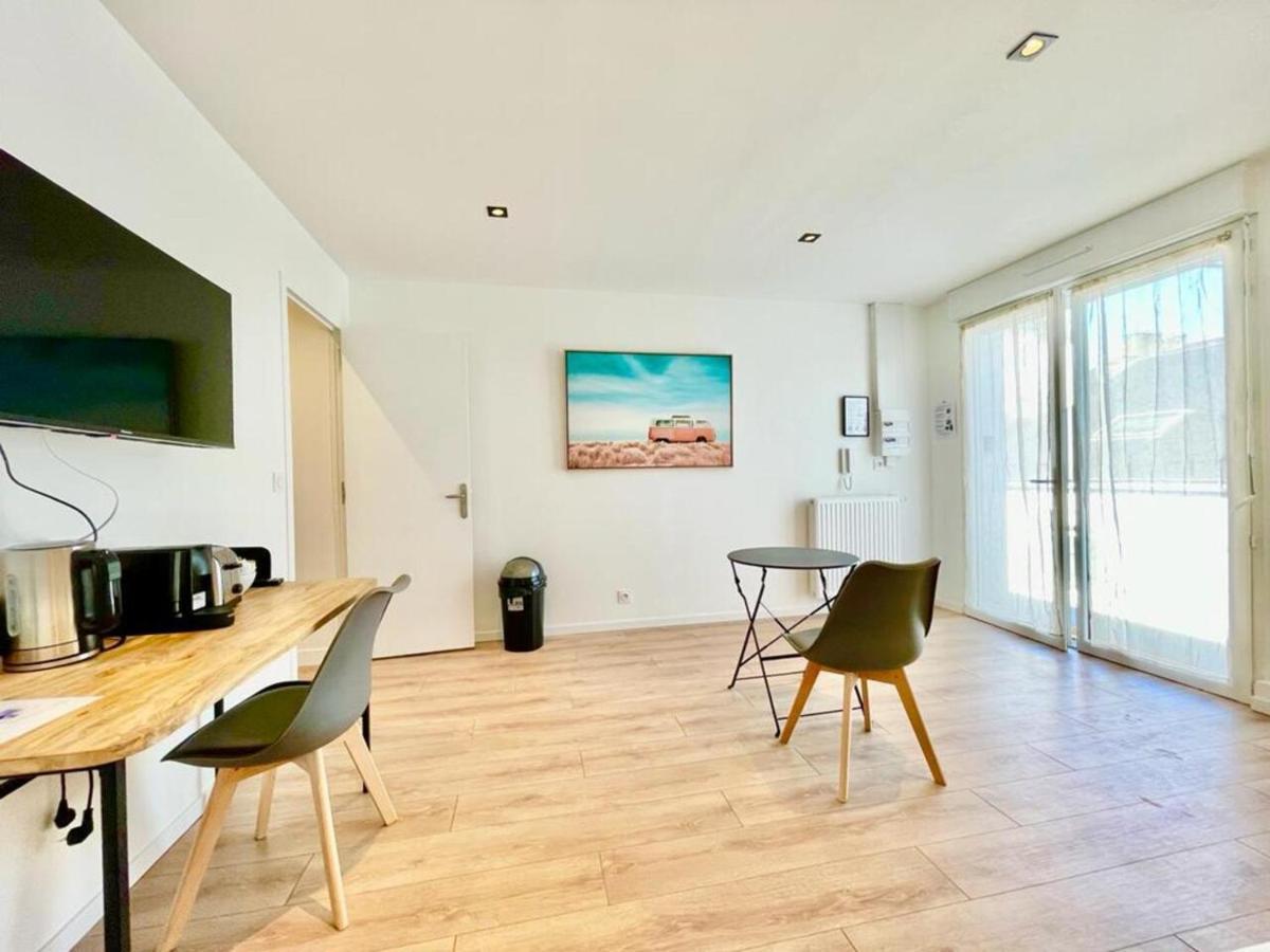 Residence Duguay - Centre Ville - Porte B - Appartements Tout Confort - Neuf - Nouveau Lorient Exteriör bild
